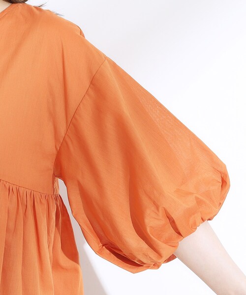 SHOO・LA・RUE(シューラルー)の「【S-LL】一枚で着映え バルーンスリーブブラウス(シャツ/ブラウス・レディース・オレンジ/ブラック/ブルー系その他・01/03/04/02)」の20枚目の写真
