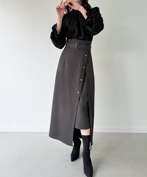 junoah(ジュノア)の「薄手スリットロングスカート(スカート・レディース・ブラック/アイボリー/チャコール・MEDIUM/SMALL/LARGE)」の1枚目の写真