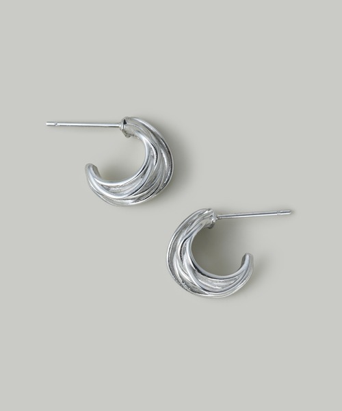 Jolie Toujours(ジョリトゥジュール)の「【汗や水に強い】〈ステンレス〉マルチラインボリュームフープピアス(ピアス(両耳用)・レディース・ゴールド/シルバー・FREE)」の7枚目の写真