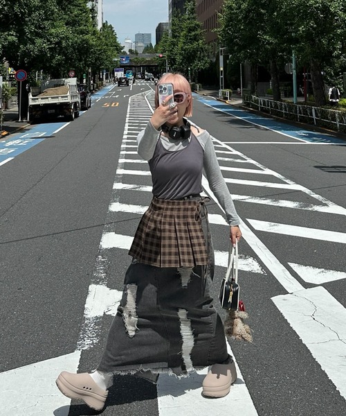 Alley Tokyo(アリートーキョー)の「ホルターキャミとロンT(Tシャツ/カットソー・レディース・グレー/ブラック・FREE)」の6枚目の写真