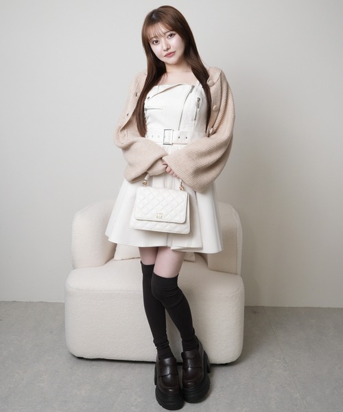 LIPSERVICE(リップサービス)の「Fluffyラメニットカーディガン(カーディガン/ボレロ・レディース・ホワイト/ベージュ/ブラック/グレー・M/S)」の16枚目の写真