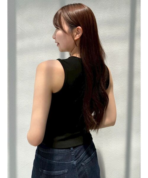 dazzlin(ダズリン)の「【吉田朱里】涼感加工ギャザーノースリリブトップス(タンクトップ・レディース・オフホワイト/チャコールグレー/ブラック/ピンク・FREE)」の15枚目の写真