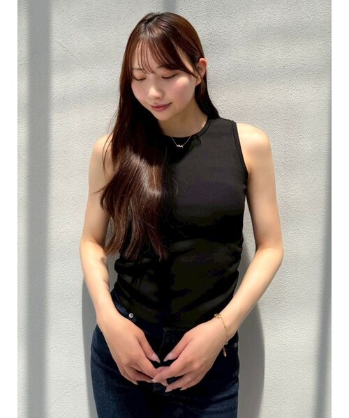 dazzlin(ダズリン)の「【吉田朱里】涼感加工ギャザーノースリリブトップス(タンクトップ・レディース・オフホワイト/チャコールグレー/ブラック/ピンク・FREE)」の16枚目の写真