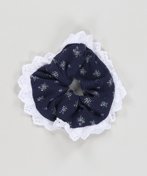 SPINNS(スピンズ)の「ワッフルシュシュ/レースフラワー/NEO森ガール(シュシュ・レディース・ホワイト/ネイビー・ONESIZE)」の1枚目の写真