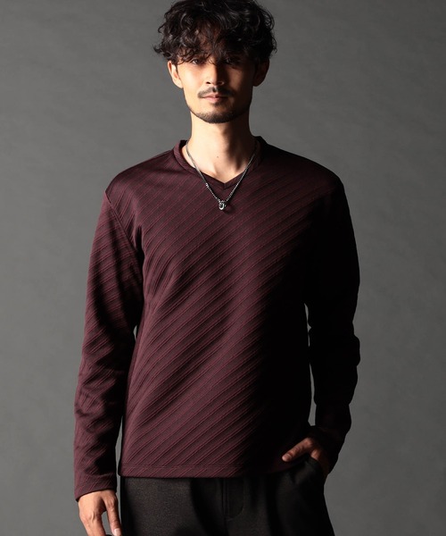 NICOLE CLUB FOR MEN(ニコルクラブフォーメン)の「ブリスターバイヤスジャカードVネックプルオーバー(Tシャツ/カットソー・メンズ・シルバーグレー/オフホワイト/ネイビー系/ブラック/レッド系・MEDIUM/LARGE/X-LARGE)」の5枚目の写真
