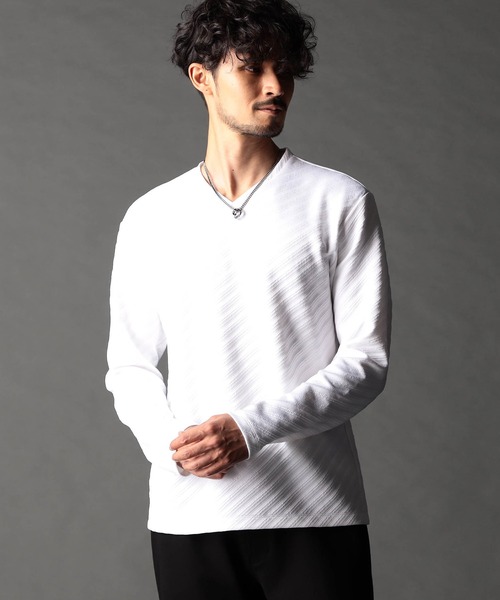 新品未使用　希少 ホワイトカラー　Vネック　SKINS 長袖シャツ シンプルVネックTシャツ(長袖)(洗濯機OK) - ファッション通販