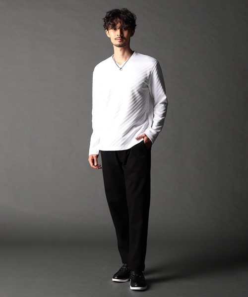 NICOLE CLUB FOR MEN(ニコルクラブフォーメン)の「ブリスターバイヤスジャカードVネックプルオーバー(Tシャツ/カットソー・メンズ・シルバーグレー/オフホワイト/ネイビー系/ブラック/レッド系・MEDIUM/LARGE/X-LARGE)」の16枚目の写真