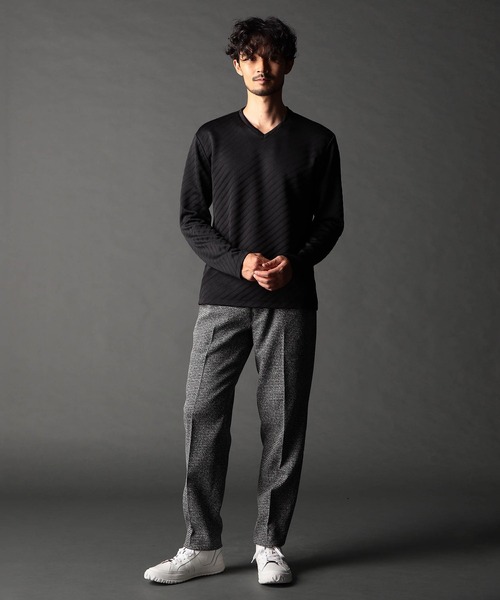 NICOLE CLUB FOR MEN(ニコルクラブフォーメン)の「ブリスターバイヤスジャカードVネックプルオーバー(Tシャツ/カットソー・メンズ・シルバーグレー/オフホワイト/ネイビー系/ブラック/レッド系・MEDIUM/LARGE/X-LARGE)」の18枚目の写真