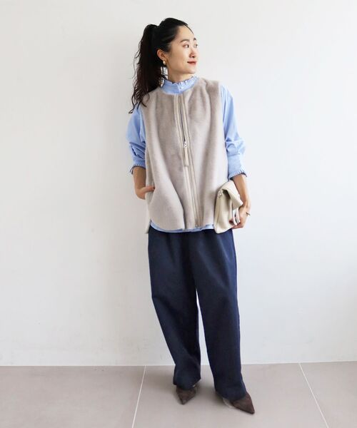 le.coeur blanc（ルクールブラン）の「タックカーブチノパンツ（チノパンツ・レディース・ベージュ/ネイビー・38/36）」の14枚目の写真