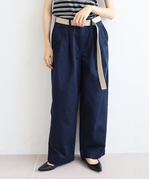 le.coeur blanc（ルクールブラン）の「タックカーブチノパンツ（チノパンツ・レディース・ベージュ/ネイビー・38/36）」の21枚目の写真