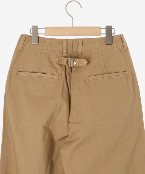 le.coeur blanc（ルクールブラン）の「タックカーブチノパンツ（チノパンツ・レディース・ベージュ/ネイビー・38/36）」の3枚目の写真