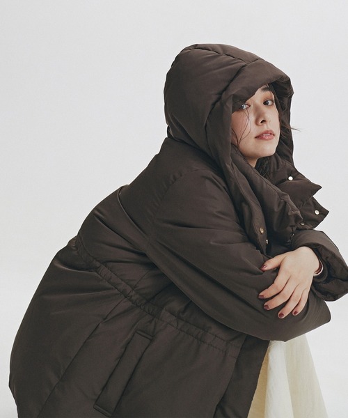 N.（N. Natural Beauty Basic）（エヌエヌナチュラルビューティーベーシック）の「【取り外し可能】フーデットミドルダウン（ダウンジャケット/コート・レディース・ブラック/ブラウン/オフホワイト・MEDIUM/SMALL）」の3枚目の写真