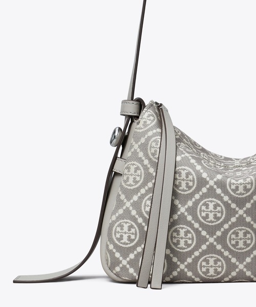TORY BURCH(トリーバーチ)の「ロミー Tモノグラム スモール ショルダーバッグ(ショルダーバッグ・レディース・ライトグレー・ONE SIZE)」の5枚目の写真