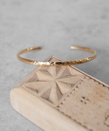 PR01.（ピーアールワン）の「SENTI HAMMERED FINE BANGLE GD ハンマード細バングル ゴールド（バングル/リストバンド）」