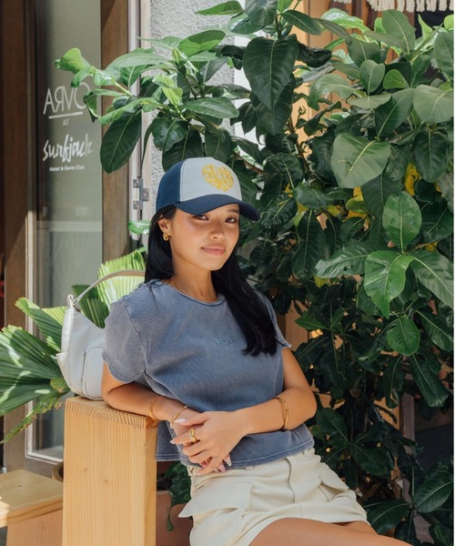 ROXY（ロキシー）の「ROXY×NANAHA RIB S/S /ロキシークロップド丈ロゴワンポイントリブ半袖Tシャツ（Tシャツ/カットソー・レディース・ネイビー/ナチュラル/ブラック・MEDIUM/LARGE）」の8枚目の写真