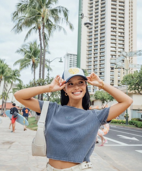 ROXY（ロキシー）の「ROXY×NANAHA RIB S/S /ロキシークロップド丈ロゴワンポイントリブ半袖Tシャツ（Tシャツ/カットソー・レディース・ネイビー/ナチュラル/ブラック・MEDIUM/LARGE）」の15枚目の写真