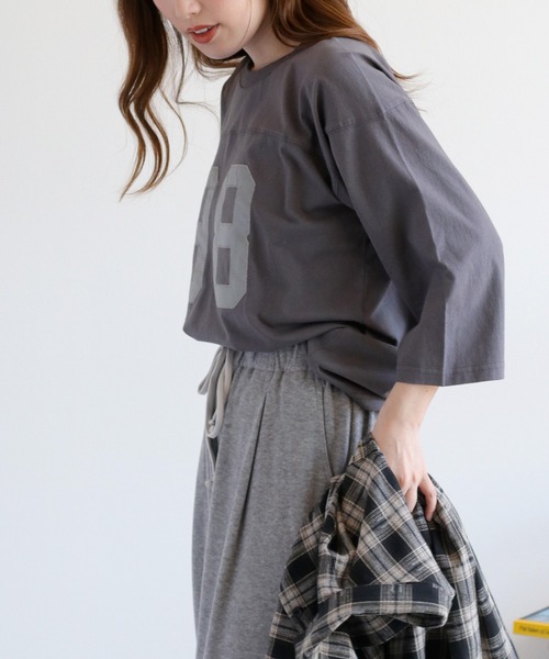 cepo（セポ）の「ナンバリングフットボールTee（Tシャツ/カットソー・レディース・ベージュ/チャコール・M）」の10枚目の写真