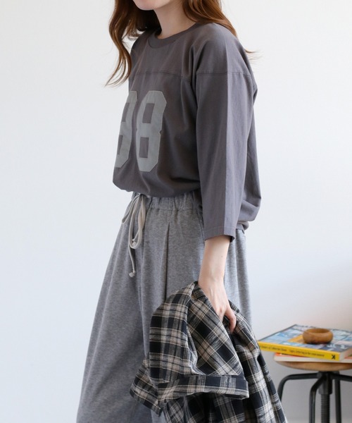 cepo（セポ）の「ナンバリングフットボールTee（Tシャツ/カットソー・レディース・ベージュ/チャコール・M）」の9枚目の写真