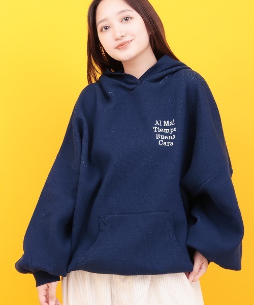 チチカカ（チチカカ）の「Orale! バックロゴニットフーディー（ニット/セーター・レディース・ネイビー/ボルドー/ライトグレー・FREE）」の2枚目の写真