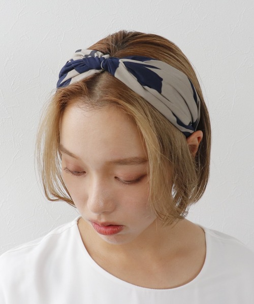 Three Four Time（ｽﾘｰﾌｫｰﾀｲﾑ）の「PLANTプリントカチューシャ（カチューシャ・レディース・ブラウン/グレー/カーキ・FREE）」の4枚目の写真