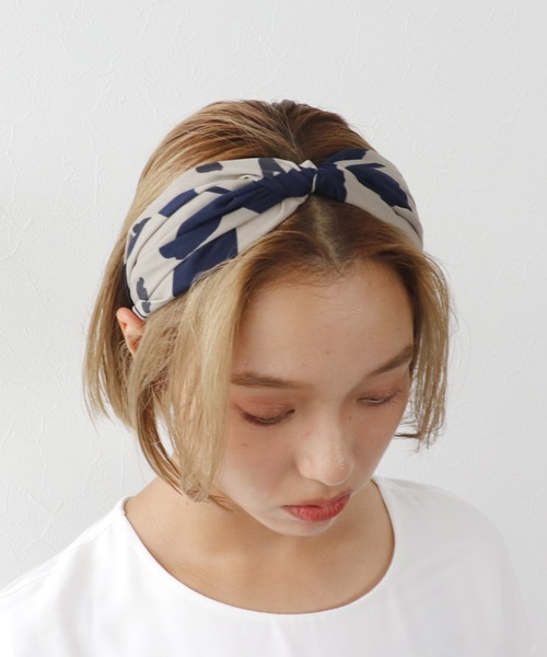 Three Four Time（ｽﾘｰﾌｫｰﾀｲﾑ）の「PLANTプリントカチューシャ（カチューシャ・レディース・ブラウン/グレー/カーキ・FREE）」の7枚目の写真