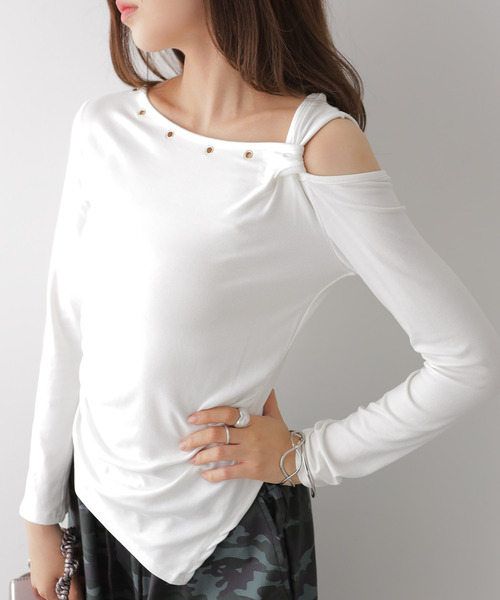 VIVID LADY(ビビッドレディー)の「アシンメトリーワンショルダートップス(Tシャツ/カットソー・レディース・アイボリー/ブラック・FREE)」の5枚目の写真
