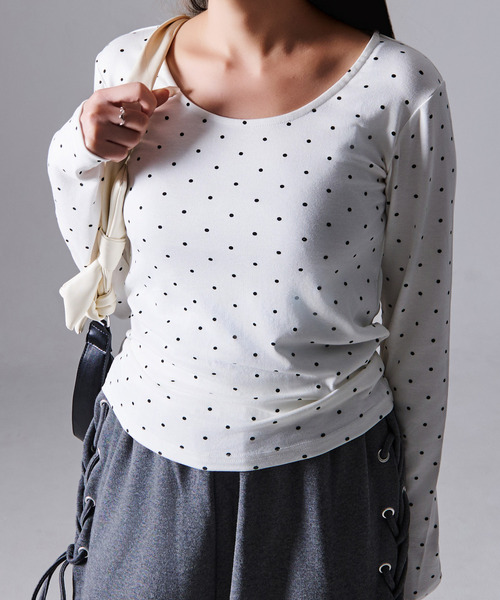 DAESE TOKYO(デセトウキョウ)の「『DAESE TOKYO/デセトウキョウ』ドットリボン付きプルオーバー(Tシャツ/カットソー・レディース・ブラック/チャコールグレー/オフホワイト・FREE)」の2枚目の写真