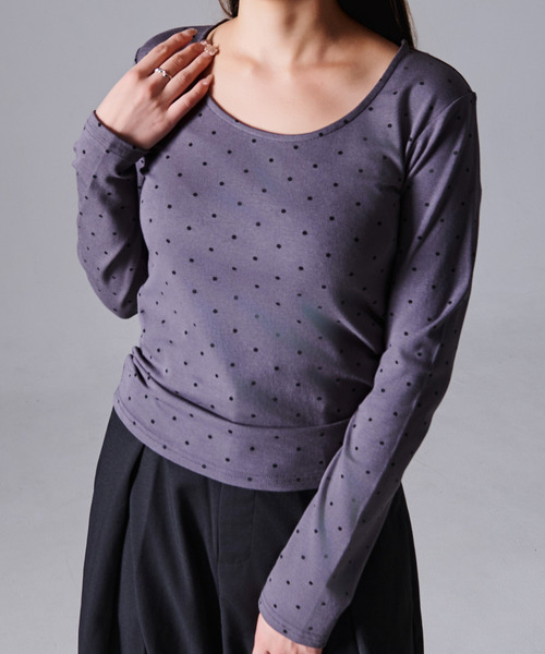 DAESE TOKYO(デセトウキョウ)の「『DAESE TOKYO/デセトウキョウ』ドットリボン付きプルオーバー(Tシャツ/カットソー・レディース・ブラック/チャコールグレー/オフホワイト・FREE)」の1枚目の写真