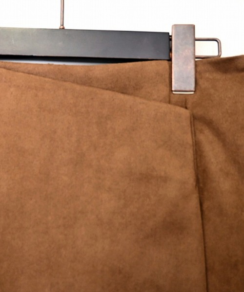 STYLEBLOCK(スタイルブロック)の「フェイクスウェードラップミニスカート(スカート・レディース・キャメル/ブラウン・M)」の7枚目の写真