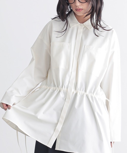for/c(フォーシー)の「ウエストドロストシャツ【サスティナブル】(シャツ/ブラウス・レディース・ブラック/オフホワイト・M/L)」の2枚目の写真