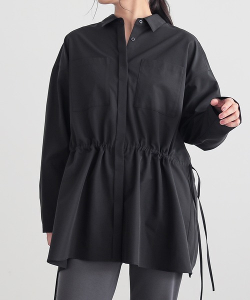 for/c(フォーシー)の「ウエストドロストシャツ【サスティナブル】(シャツ/ブラウス・レディース・ブラック/オフホワイト・M/L)」の1枚目の写真