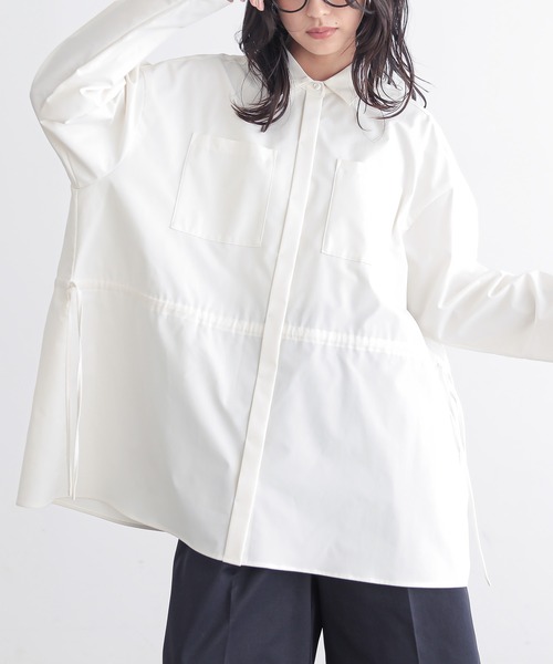 for/c(フォーシー)の「ウエストドロストシャツ【サスティナブル】(シャツ/ブラウス・レディース・ブラック/オフホワイト・M/L)」の4枚目の写真