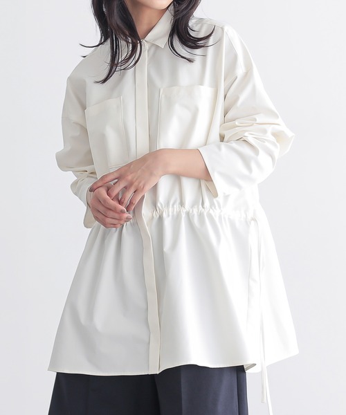 for/c(フォーシー)の「ウエストドロストシャツ【サスティナブル】(シャツ/ブラウス・レディース・ブラック/オフホワイト・M/L)」の3枚目の写真