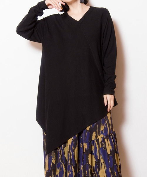 OSMOSIS（オズモーシス）の「アシンメトリーニットプルオーバー（ニット/セーター・レディース・ピンク/ブラック系その他/ブラック/アイボリー・ONE SIZE）」の3枚目の写真