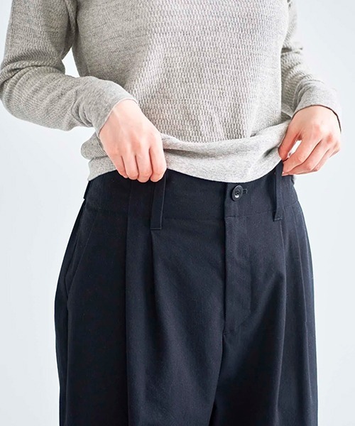HAU(ハウ)の「パンツ "cotton wool chino"(その他パンツ・レディース・アイボリー/ブラック・SMALL/MEDIUM)」の14枚目の写真