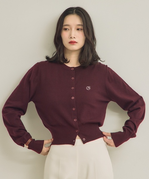 NEUNA（ヌナ）の「エンブレムベーシックカーディガン（カーディガン/ボレロ・レディース・ブラック/アイボリー/バーガンディー・FREE）」の3枚目の写真