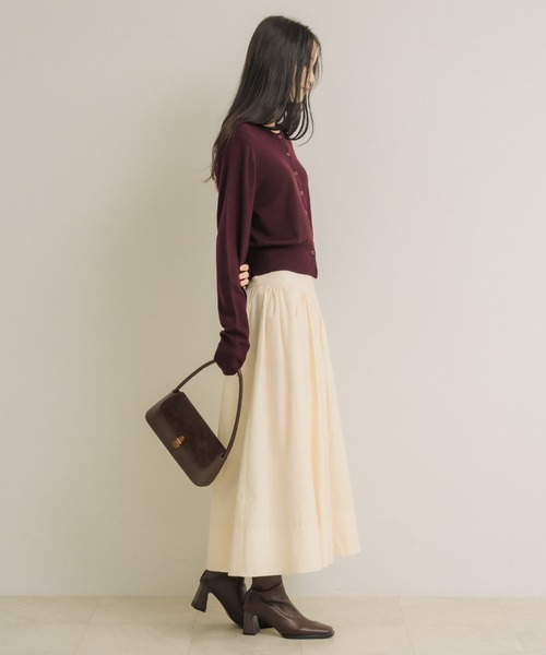 NEUNA（ヌナ）の「エンブレムベーシックカーディガン（カーディガン/ボレロ・レディース・ブラック/アイボリー/バーガンディー・FREE）」の9枚目の写真