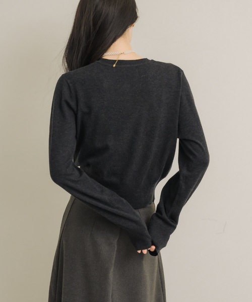 NEUNA（ヌナ）の「エンブレムベーシックカーディガン（カーディガン/ボレロ・レディース・ブラック/アイボリー/バーガンディー・FREE）」の14枚目の写真