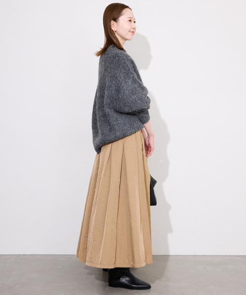 SLOBE IENA（スローブイエナ）の「《3サイズ展開》タフタタックフレアスカート（スカート・レディース・ベージュ/ブラック・38/36/34）」の18枚目の写真