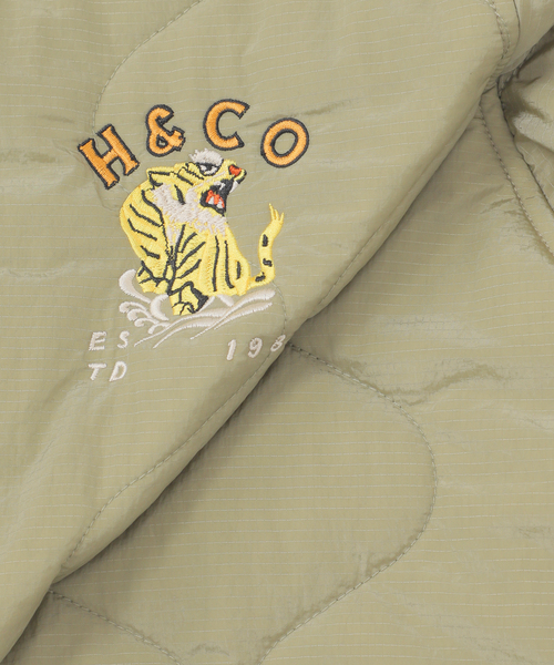 B.C STOCK（ベーセーストック）の「HYO-HYO リップストップナイロン キルティングブルゾン（ミリタリージャケット・メンズ・カーキ/アイボリー/ブラック/ブラウン・FREE）」の7枚目の写真