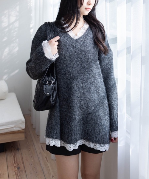 STAY MOTION（ステイモーション）の「【WEB限定】レース付きVネックニットトップス［韓国ファッション ガーリー］≪AW新作≫（ニット/セーター・レディース・オフホワイト/チャコールグレー・F）」の5枚目の写真