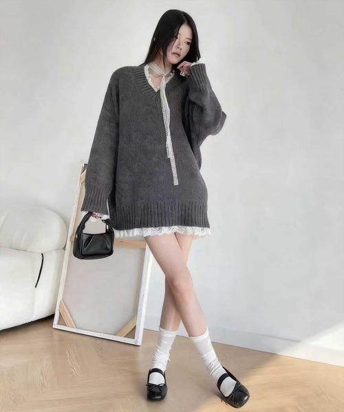 STAY MOTION（ステイモーション）の「【WEB限定】レース付きVネックニットトップス［韓国ファッション ガーリー］≪AW新作≫（ニット/セーター・レディース・オフホワイト/チャコールグレー・F）」の9枚目の写真