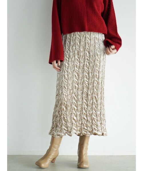 FIKA.（フィーカ）の「Crinkle velour skirt（スカート・レディース・キャメル/ベージュ/ネイビー・MEDIUM）」の14枚目の写真