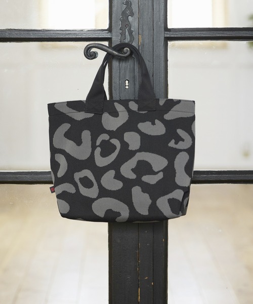 ARTISAN&ARTIST(アルティザンアンドアーティスト)の「「ARTISAN&ARTIST」ジャーナル・レオパード/デイリー(トートバッグ・レディース・ブラック×グレー・FREE)」の2枚目の写真