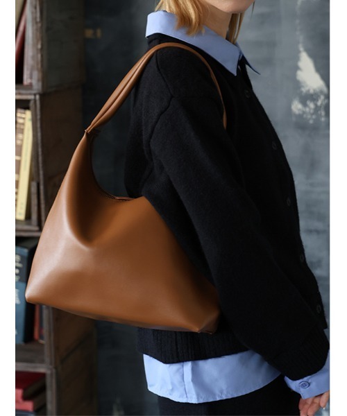 Edit Sheen（エディットシーン）の「ソフトタッチホーボーバッグ（ショルダーバッグ・レディース・キャメル/ベージュ/ブラック・FREE）」の3枚目の写真