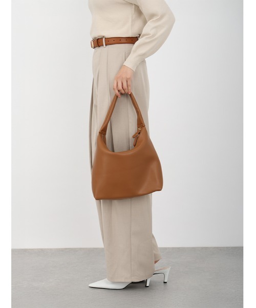 Edit Sheen（エディットシーン）の「ソフトタッチホーボーバッグ（ショルダーバッグ・レディース・キャメル/ベージュ/ブラック・FREE）」の4枚目の写真