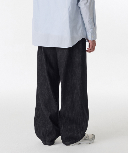 MUSINSA STANDARD（ムシンサスタンダード）の「リネンライクバルーンデニムパンツ[ローブラック]（デニムパンツ・メンズ・その他・30/32/34/36/42/26/28）」の2枚目の写真