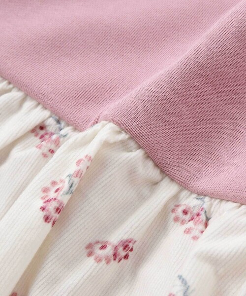 BeBe(ベベ)の「【お揃い】シャツコールGirlyフラワープリントドッキングプルオーバー(スウェット・キッズ・ピンク系その他・140cm/120cm/130cm/110cm)」の8枚目の写真