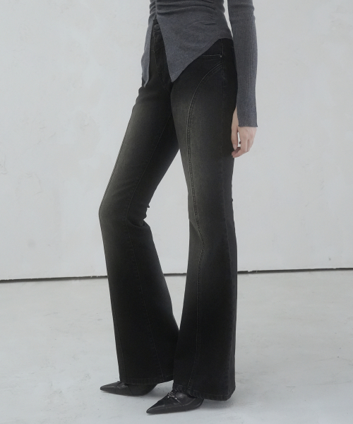 Vivacious(ビバシャス)の「Slender Bootscut BLUE(デニムパンツ・レディース・ブルー・SMALL/MEDIUM/LARGE)」の2枚目の写真