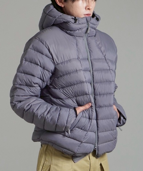 Chikashitsu +（チカシツプラス）の「【Chikashitsu +】light volume puffer jacket / 【チカシツプラス】ライトボリュームパファージャケット（ダウンジャケット/コート・メンズ・グレー/ブラック/アイボリー・ONE SIZE）」の3枚目の写真